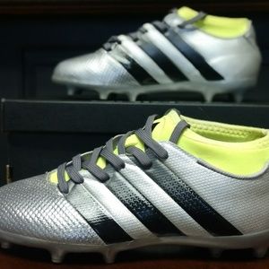 Addidas youth soccer cleats